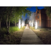 Заказ дорожки из холодных фонтанов — одна из самых популярных услуг на нашем сайте. Сдела... Свадебная дорожка 2 метра 26 сек.